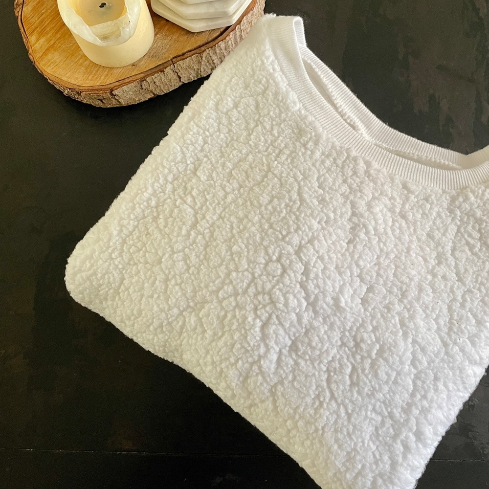 SO Women’s Fluffy Sweatshirt